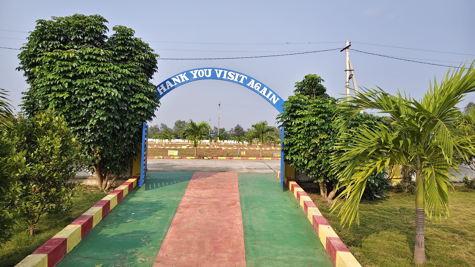 AKR Garden City — landscaped exit avenue